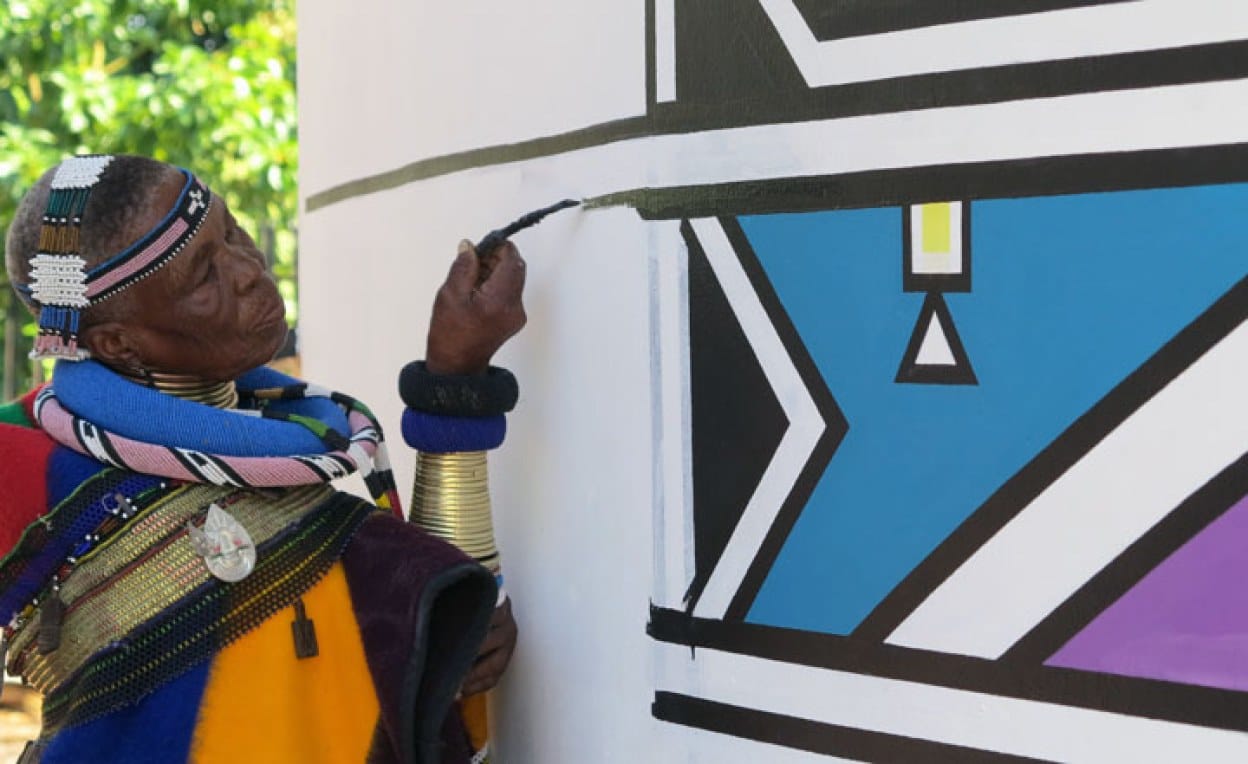 Renowned South African Ndebele Artist Esther Mahlangu Awarded Honorary Math Doctorate by Unisa