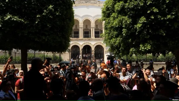 Tunisia Imprisons Two Journalists as Press Freedom Concerns Raise