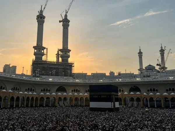 Egypt Revokes Licenses of 16 Tourism Companies After Pilgrim Deaths in Mecca