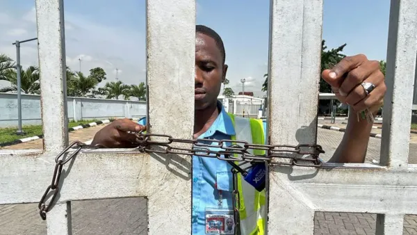 Nigeria's Trade Unions Suspend General Strike After Government Promises Wage Increase